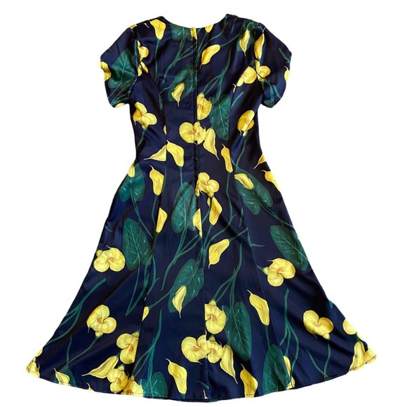 SOLD! Voodoo Vixen Flora Calla Lily Print Dress 40s Pinup Rockabilly Size Medium - Picture 6 of 9